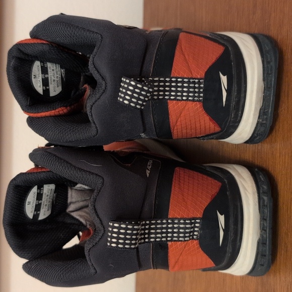 Altra Lone Peak ALL WTHR 2,  Size 9 (42.5) - Picture 3 of 8